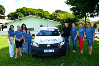 Prefeito Oclecio Meneses realizou a entrega oficial de um carro 0 km para a Secretaria de Ação Social