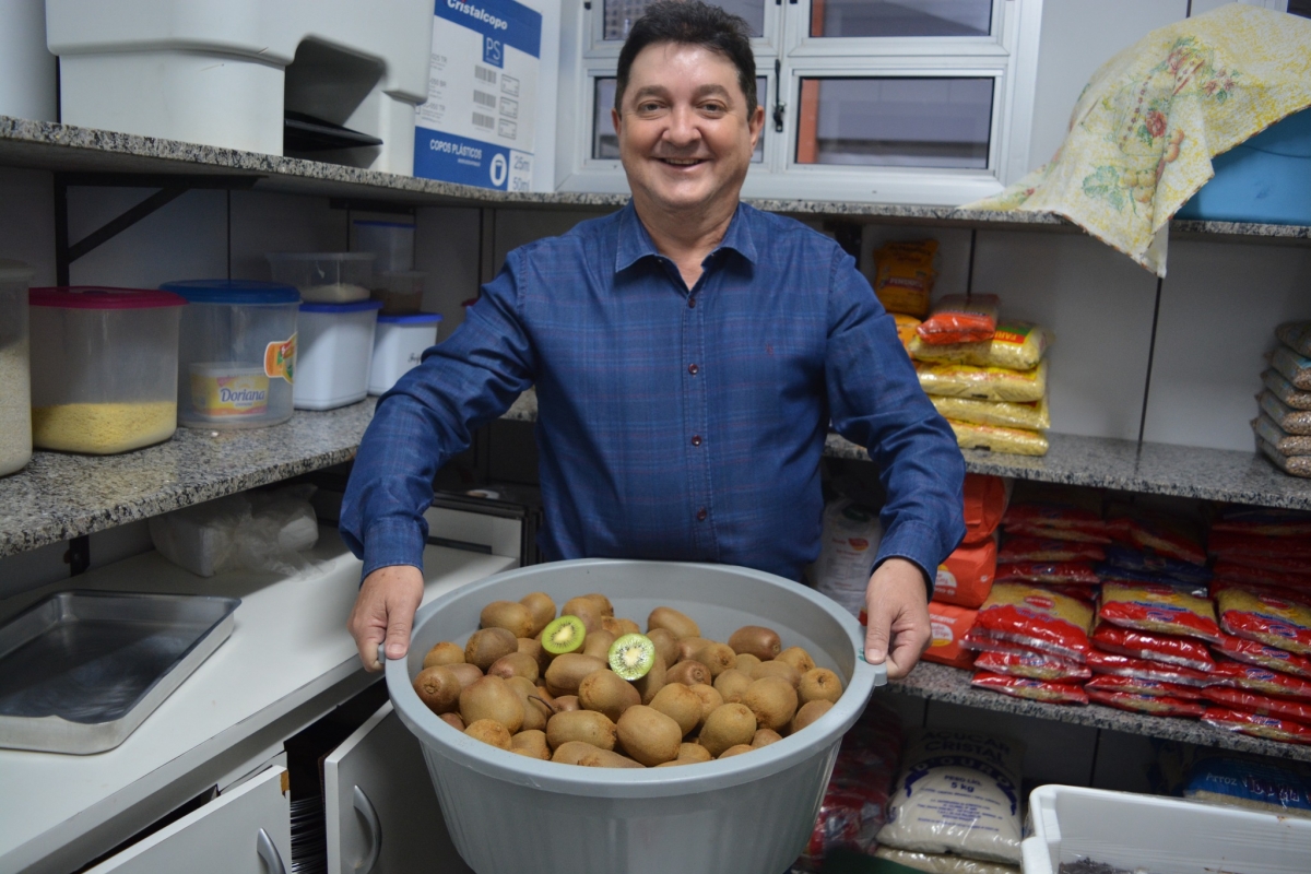 Prefeito Oclecio Meneses confere a qualidade da Merenda Escolar