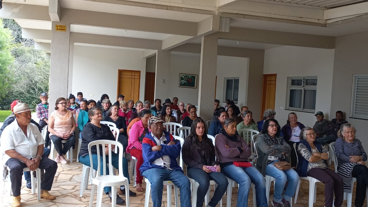 Grupos de Hipertensos e Melhor Idade recebem orientações de Prevenção de Quedas de Idosos 