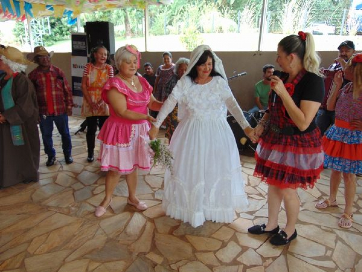 Arraiá da Melhor idade recebeu grupo visitante com ampla programação festiva em Farol