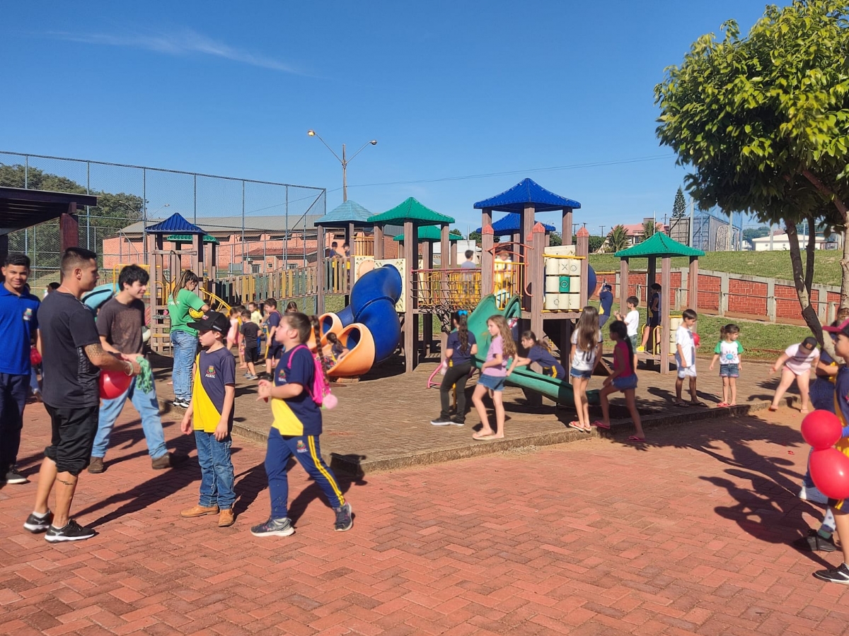 Farol distribui cartilhas e promove visitas de estudantes  a parques em comemoração a Semana do Meio Ambiente