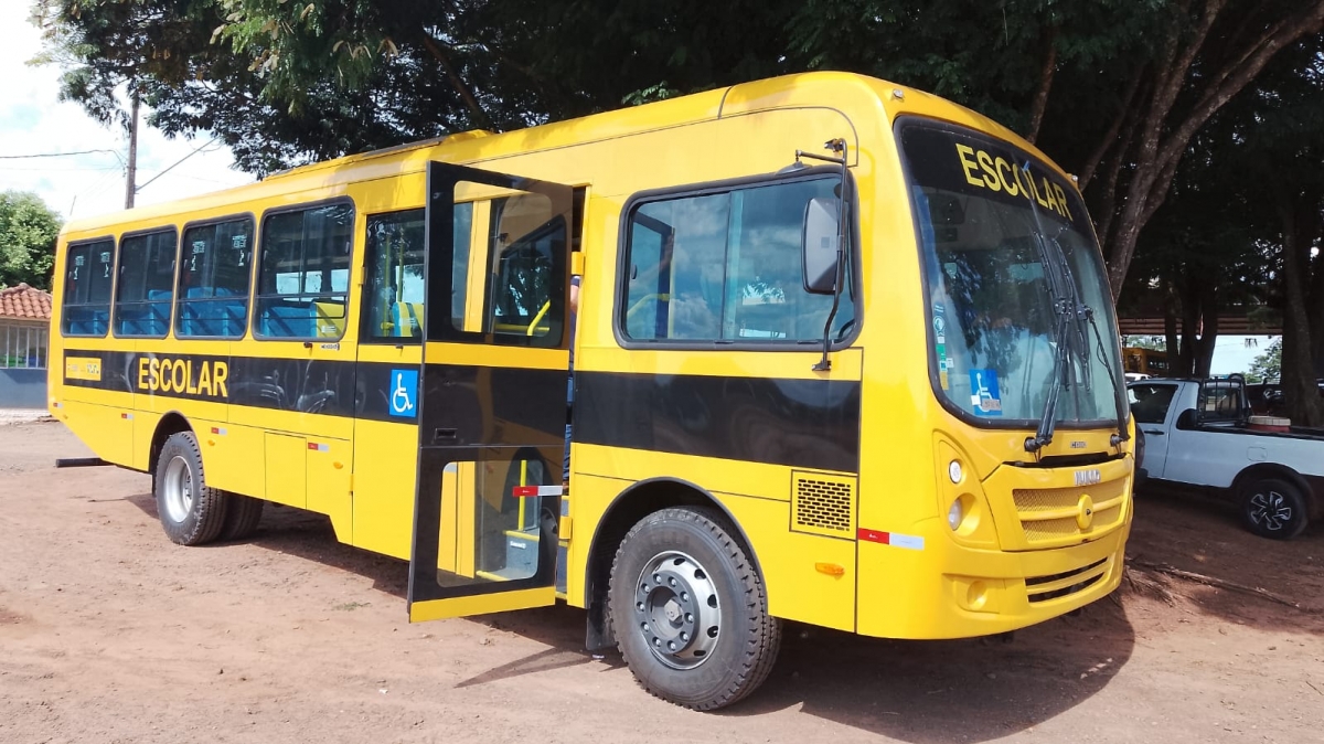 Farol conquista novo ônibus com acessibilidade  reforçando qualidade do transporte escolar