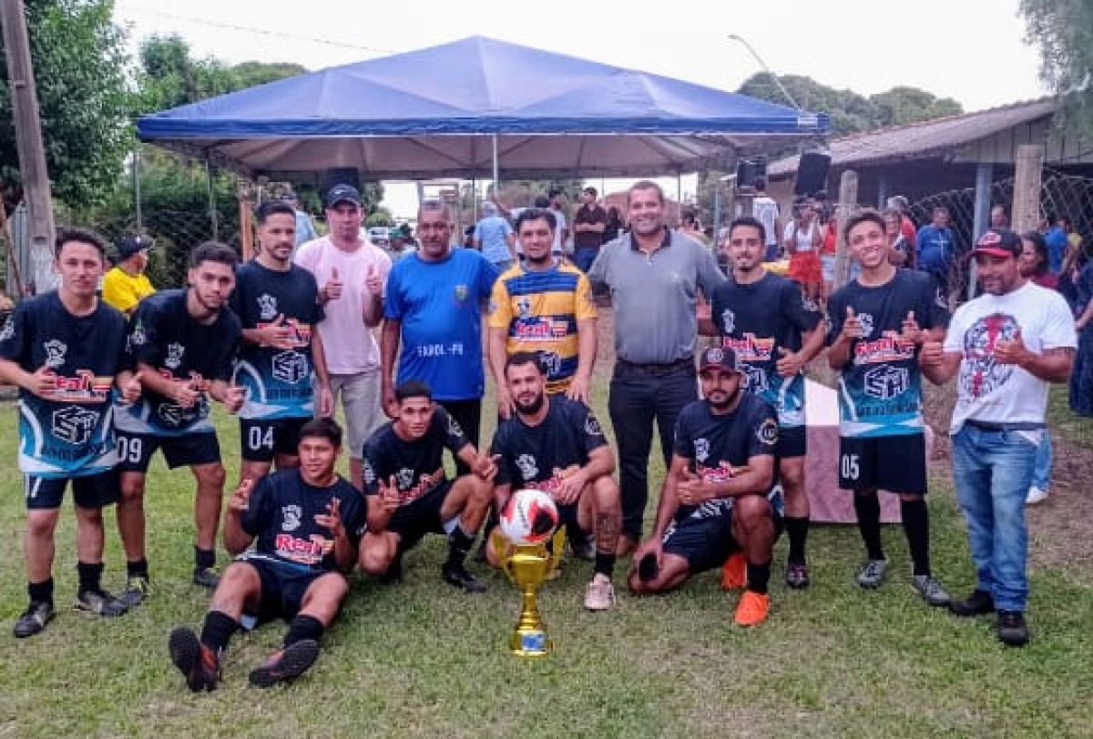 Equipe Xoro do Lixo vence Campeonato do Trabalhador  com muita torcida e emoção em Martinópolis