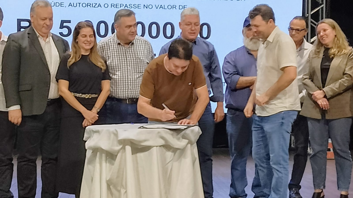 Prefeito Oclecio Meneses participa de liberação de  recursos para a Santa Casa com secretário Beto Preto