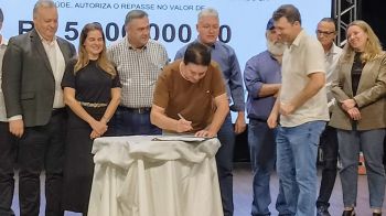 Prefeito Oclecio Meneses participa de liberação de  recursos para a Santa Casa com secretário Beto Preto