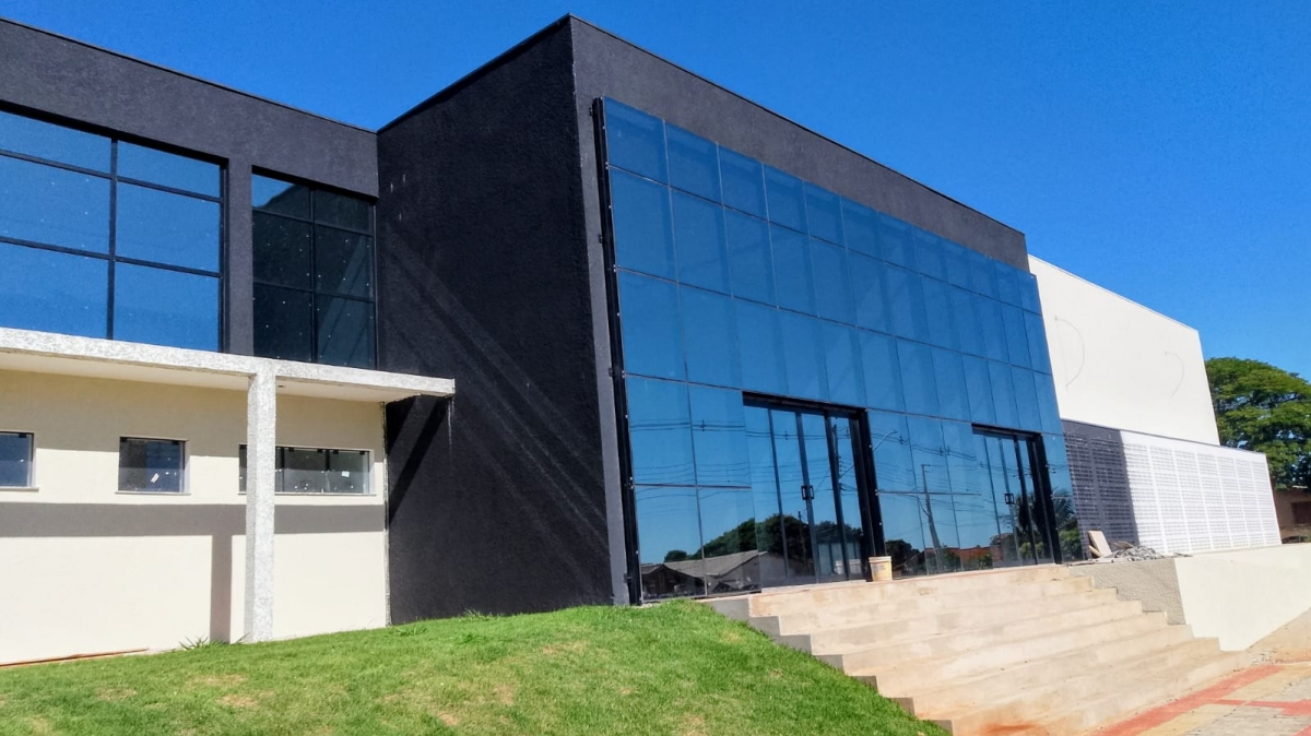 Farol constrói nova Prefeitura com grande  auditório sendo uma das maiores da região