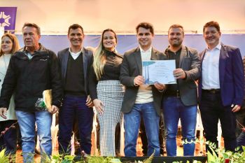 Prefeito Oclecio Meneses trata projetos  em de Sessão da Assembleia Itinerante 