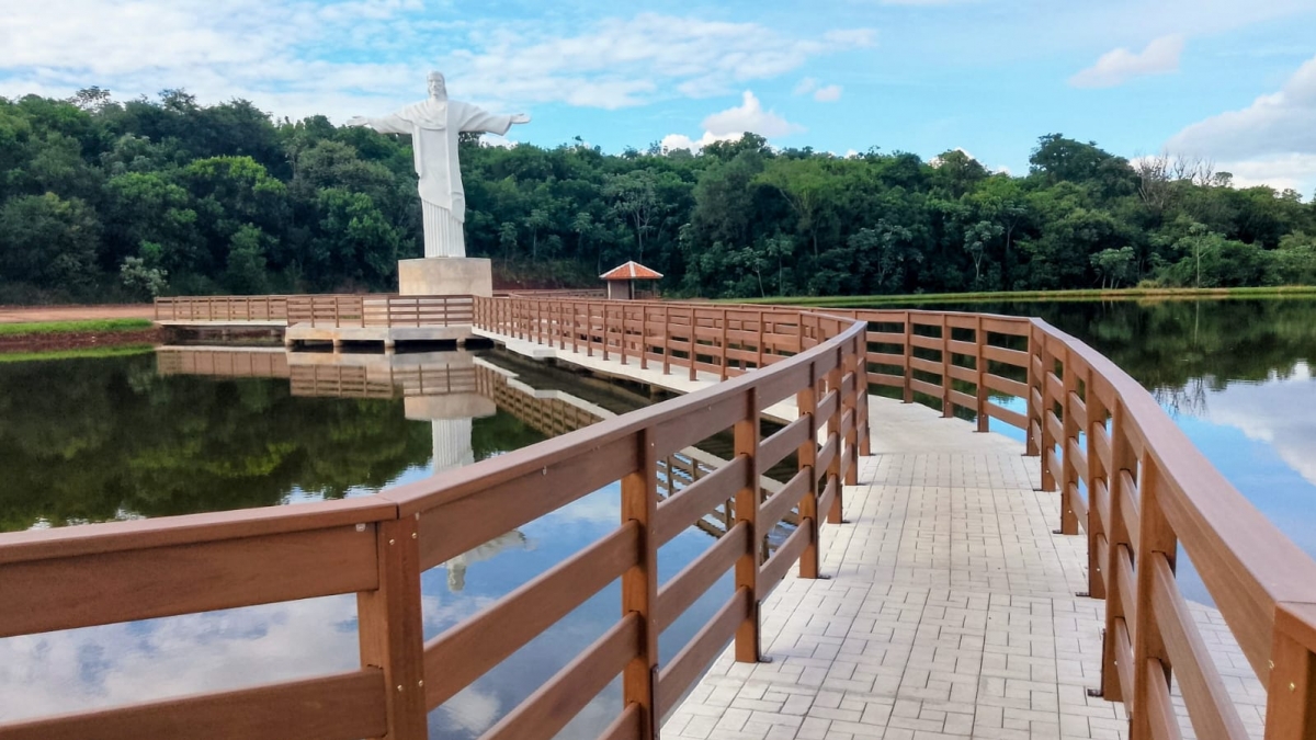 Turismo Religioso Sustentável: Obras de revitalização do Parque das Flores com Jesus Cristo de 8 metros e pavimentação da estrada da Água da Fonte fortalecem a região