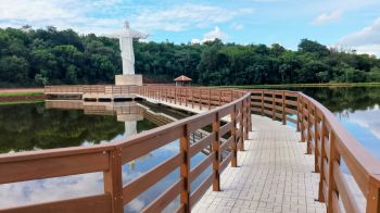 Turismo Religioso Sustentável: Obras de revitalização do Parque das Flores com Jesus Cristo de 8 metros e pavimentação da estrada da Água da Fonte fortalecem a região