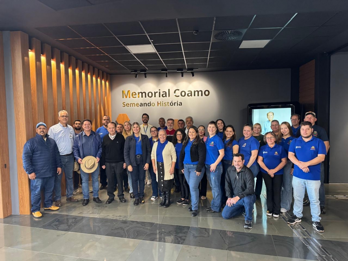 Comitiva de Farol visita Memorial Coamo