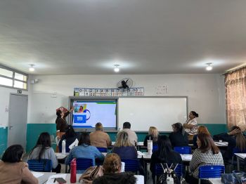 Qualificação de professores visa planejamento  e desenvolvimento educacional