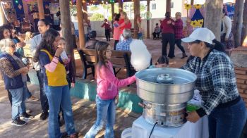 Arraiá do Serviço de Convivência e Fortalecimento de Vínculos, reuniu alunos de projetos e grupos de Zumba e da Melhor Idade em Farol, Xadrez, Karatê e Música para Todos