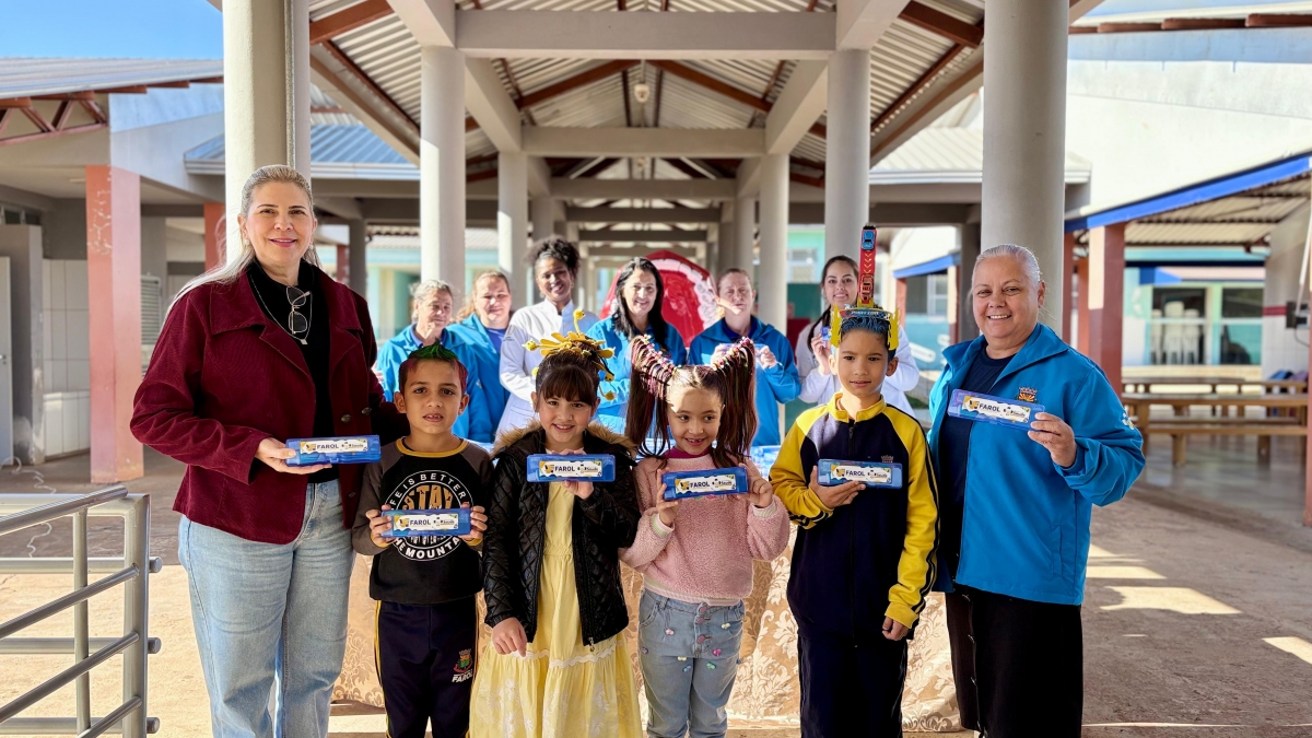 Alunos da Rede Municipal de Educação recebem Kits Bucais